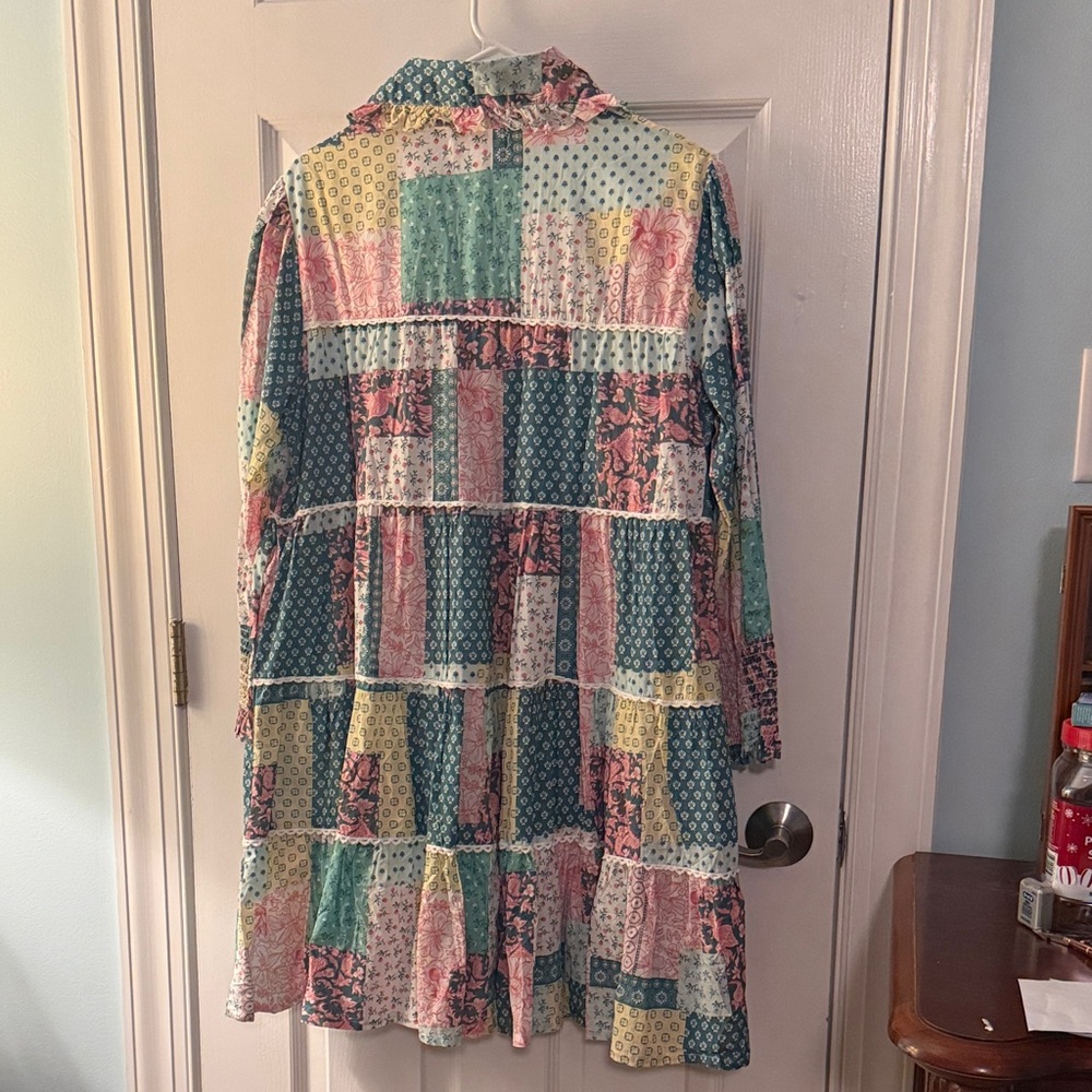Simply Southern Patchwork Floral Button-Up in Teal, Pink, Yellow, Cream - Picture 4 of 6